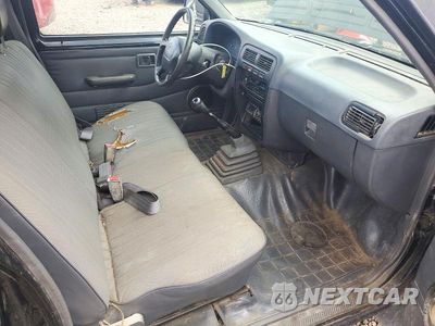 Zdjęcie 8 z 12 samochodu: 1996 NISSAN TRUCK BASE VIN:1N6SD11S3TC318715 - miniatura