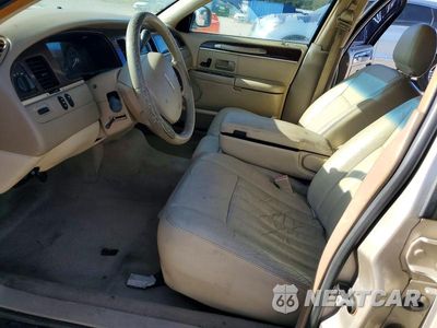 Zdjęcie 7 z 12 samochodu: 2007 LINCOLN TOWN CAR SIGNATURE VIN:1LNHM81V07Y606888 - miniatura