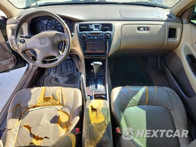 Zdjęcie 8 z 12 samochodu: 2000 HONDA ACCORD EX VIN:1HGCG1650YA008110 - miniatura