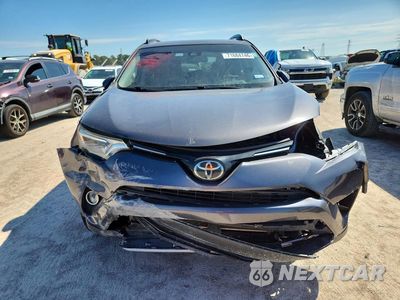 Piąte zdjęcie samochodu w środku: 2018 TOYOTA RAV4 XLE VIN:JTMWFREV9JJ186151 - miniatura