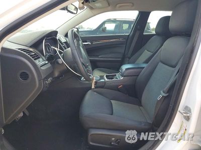 Zdjęcie 7 z 13 samochodu: 2023 CHRYSLER 300 TOURING VIN:2C3CCAAG8PH596216 - miniatura