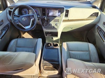Zdjęcie 8 z 14 samochodu: 2015 TOYOTA SIENNA XLE 8-PASSENGER VIN:5TDYK3DC2FS674241 - miniatura