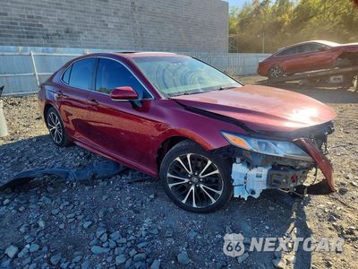 Czwarte zdjęcie samochodu z boku: 2018 TOYOTA CAMRY SE VIN:4T1B11HK9JU657550 - miniatura