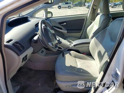 Zdjęcie 7 z 12 samochodu: 2011 TOYOTA PRIUS FOUR VIN:JTDKN3DU9B0319909 - miniatura