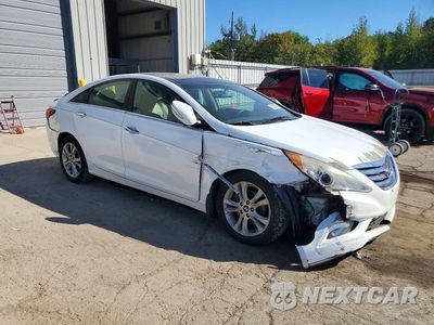 Czwarte zdjęcie samochodu z boku: 2013 HYUNDAI SONATA LIMITED VIN:5NPEC4AC3DH618824 - miniatura