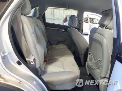 Zdjęcie 11 z 13 samochodu: 2011 KIA SORENTO LX VIN:5XYKTCA1XBG034470 - miniatura