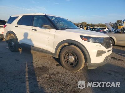 Czwarte zdjęcie samochodu z boku: 2020 FORD EXPLORER POLICE INTERCEPTOR VIN:1FM5K8AWXLGA19292 - miniatura
