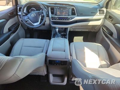 Zdjęcie 8 z 13 samochodu: 2015 TOYOTA HIGHLANDER LE PLUS VIN:5TDZKRFH5FS071025 - miniatura