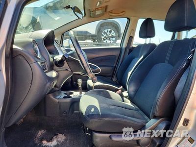 Zdjęcie 7 z 12 samochodu: 2015 NISSAN VERSA NOTE SV VIN:3N1CE2CP2FL421526 - miniatura