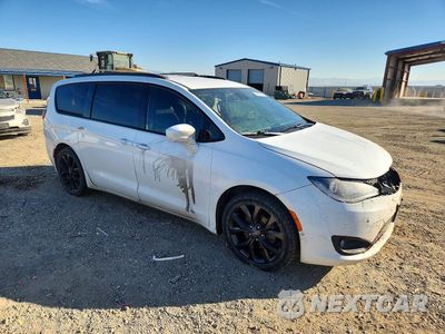 Czwarte zdjęcie samochodu z boku: 2020 CHRYSLER PACIFICA TOURING VIN:2C4RC1FG9LR146495 - miniatura