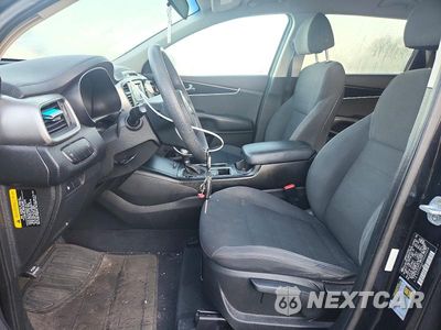Zdjęcie 7 z 13 samochodu: 2018 KIA SORENTO L VIN:5XYPG4A37JG350649 - miniatura