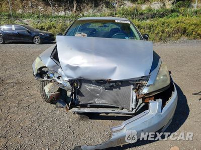 Piąte zdjęcie samochodu w środku: 2003 HONDA ACCORD DX VIN:1HGCM56113A106990 - miniatura