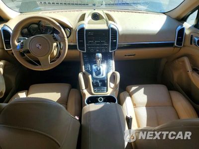 Zdjęcie 8 z 12 samochodu: 2013 PORSCHE CAYENNE VIN:WP1AF2A2XDLA26218 - miniatura