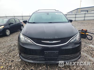Piąte zdjęcie samochodu w środku: 2017 CHRYSLER PACIFICA LX VIN:2C4RC1CG9HR519756 - miniatura