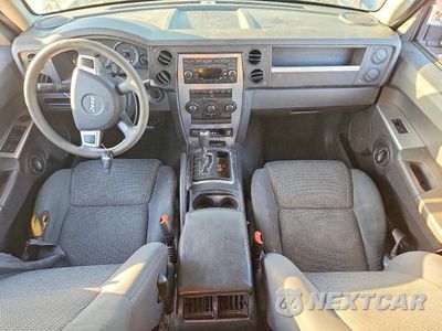 Zdjęcie 8 z 13 samochodu: 2008 JEEP COMMANDER SPORT VIN:1J8HH48K28C167648 - miniatura