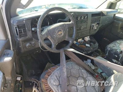 Zdjęcie 8 z 13 samochodu: 2020 CHEVROLET EXPRESS G2500 VIN:1GCWGAFG3L1145225 - miniatura