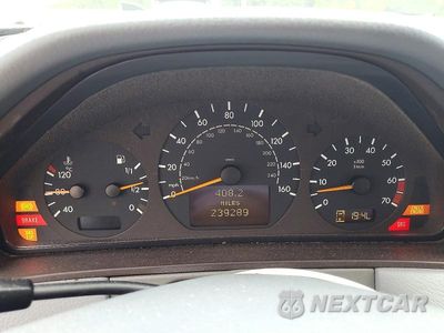 Zdjęcie 9 z 12 samochodu: 2000 MERCEDES-BENZ E 320 VIN:WDBJH65JXYB115463 - miniatura