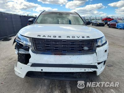 Piąte zdjęcie samochodu w środku: 2024 LAND ROVER RANGE ROVER VELAR S VIN:SALYJ2EX1RA386137 - miniatura