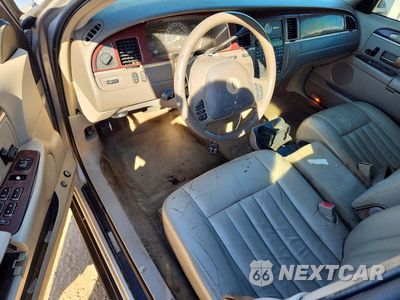 Zdjęcie 8 z 12 samochodu: 2004 LINCOLN TOWN CAR EXECUTIVE VIN:1LNHM81W14Y644733 - miniatura
