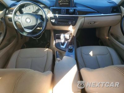 Zdjęcie 8 z 12 samochodu: 2015 BMW 328 XI VIN:WBA3B3C57FF546670 - miniatura