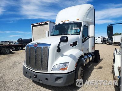 2019 PETERBILT 579 SEMI TRUCK 1XPBA48X3KD478714 - główne zdjęcie licytacji z USA - miniatura