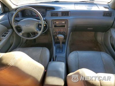 Zdjęcie 8 z 12 samochodu: 2000 TOYOTA CAMRY LE VIN:4T1BG22K7YU691526 - miniatura