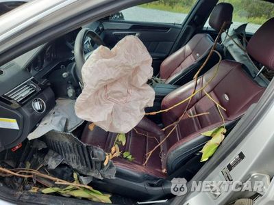 Zdjęcie 7 z 12 samochodu: 2012 MERCEDES-BENZ E 63 AMG VIN:WDDHF7EB3CA626523 - miniatura
