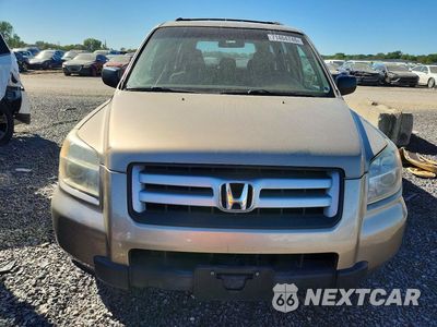 Piąte zdjęcie samochodu w środku: 2006 HONDA PILOT LX VIN:5FNYF28126B034123 - miniatura