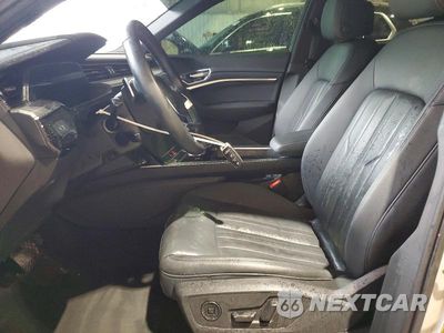 Zdjęcie 7 z 14 samochodu: 2022 AUDI E-TRON PREMIUM VIN:WA1AAAGE5NB013258 - miniatura
