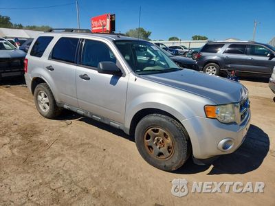 Czwarte zdjęcie samochodu z boku: 2010 FORD ESCAPE XLT VIN:1FMCU0DG0AKA94097 - miniatura