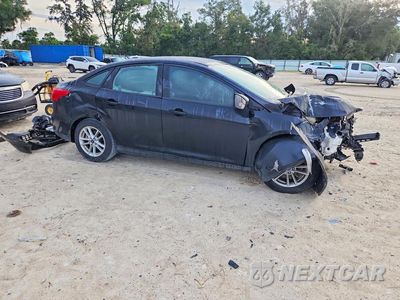 Czwarte zdjęcie samochodu z boku: 2018 FORD FOCUS SE VIN:1FADP3FE5JL209046 - miniatura