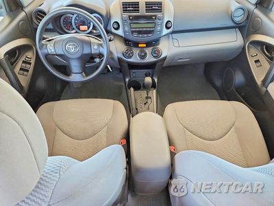 Zdjęcie 8 z 12 samochodu: 2011 TOYOTA RAV4 BASE VIN:2T3BF4DV9BW138381 - miniatura