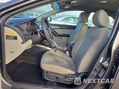 Zdjęcie 7 z 13 samochodu: 2013 KIA FORTE EX VIN:KNAFU4A23D5731453 - miniatura