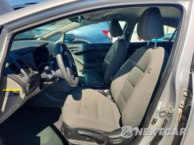 Zdjęcie 7 z 12 samochodu: 2015 KIA FORTE LX VIN:KNAFK4A60F5408036 - miniatura