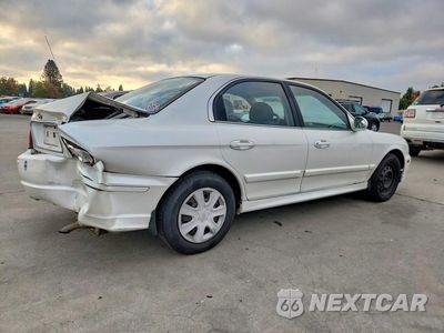 Trzecie zdjęcie samochodu z tyłu: 2004 HYUNDAI SONATA BASE VIN:KMHWF25S04A090941 - miniatura