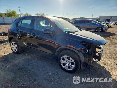 Czwarte zdjęcie samochodu z boku: 2018 CHEVROLET TRAX LS VIN:3GNCJKSB6JL392255 - miniatura