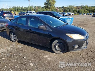 Czwarte zdjęcie samochodu z boku: 2014 FORD FOCUS S VIN:1FADP3E29EL124501 - miniatura