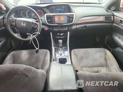 Zdjęcie 8 z 12 samochodu: 2017 HONDA ACCORD EX VIN:1HGCR2F78HA275013 - miniatura