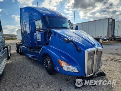 Czwarte zdjęcie samochodu z boku: 2022 KENWORTH T680 SEMI TRUCK VIN:1XKYDP9X0NJ134951 - miniatura
