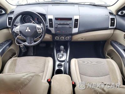 Zdjęcie 8 z 13 samochodu: 2013 MITSUBISHI OUTLANDER SE VIN:JA4AS3AW1DU014002 - miniatura