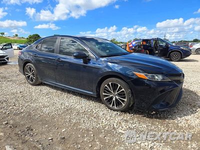 Czwarte zdjęcie samochodu z boku: 2018 TOYOTA CAMRY SE VIN:4T1B11HK0JU601223 - miniatura