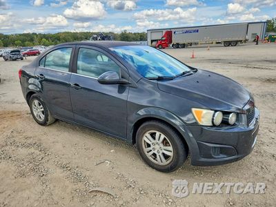 Czwarte zdjęcie samochodu z boku: 2015 CHEVROLET SONIC LT VIN:1G1JC5SH3F4177910 - miniatura