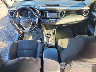 Zdjęcie 8 z 13 samochodu: 2017 TOYOTA RAV4 XLE VIN:JTMRFREV6HJ108353 - miniatura