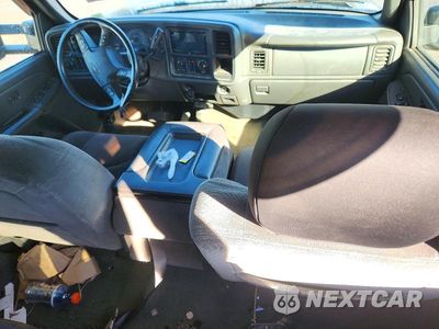 Zdjęcie 8 z 12 samochodu: 2006 CHEVROLET SILVERADO K2500 HEAVY DUTY VIN:1GCHK23U56F184896 - miniatura