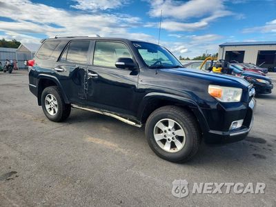 Czwarte zdjęcie samochodu z boku: 2013 TOYOTA 4RUNNER SR5 VIN:JTEBU5JR1D5135581 - miniatura