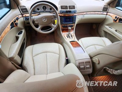 Zdjęcie 8 z 12 samochodu: 2008 MERCEDES-BENZ E 350 VIN:WDBUF56X58B253489 - miniatura