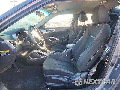 Zdjęcie 7 z 12 samochodu: 2016 HYUNDAI VELOSTER BASE VIN:KMHTC6AD7GU271225 - miniatura