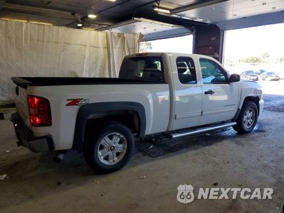 Trzecie zdjęcie samochodu z tyłu: 2010 CHEVROLET SILVERADO K1500 LT VIN:1GCSKSE34AZ293738 - miniatura