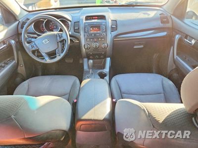 Zdjęcie 8 z 13 samochodu: 2013 KIA SORENTO LX VIN:5XYKTDA6XDG376862 - miniatura