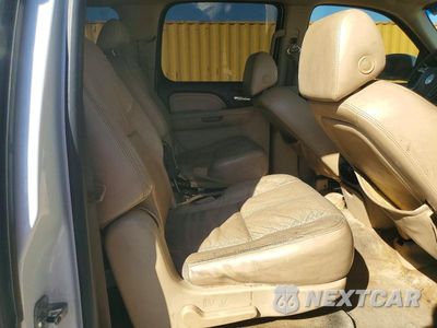 Zdjęcie 11 z 13 samochodu: 2007 GMC YUKON XL DENALI VIN:1GKFK66847J360305 - miniatura